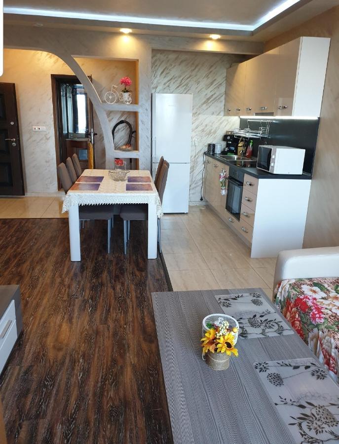 Sunshine Apartment Pomorie Bagian luar foto