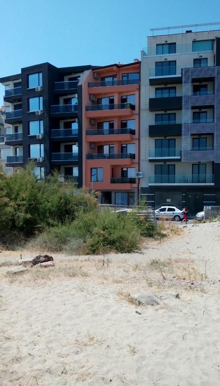Sunshine Apartment Pomorie Bagian luar foto