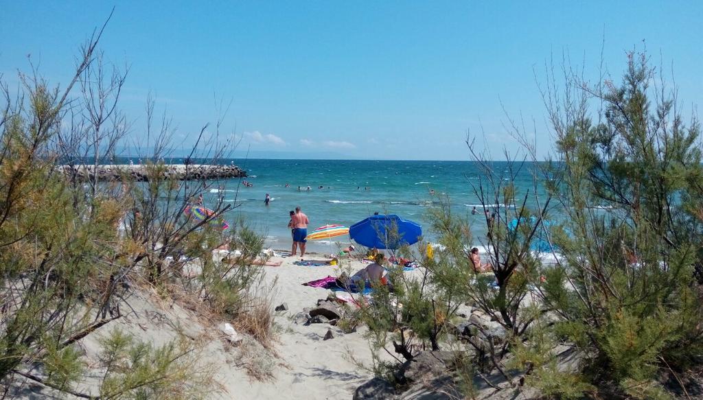 Sunshine Apartment Pomorie Bagian luar foto